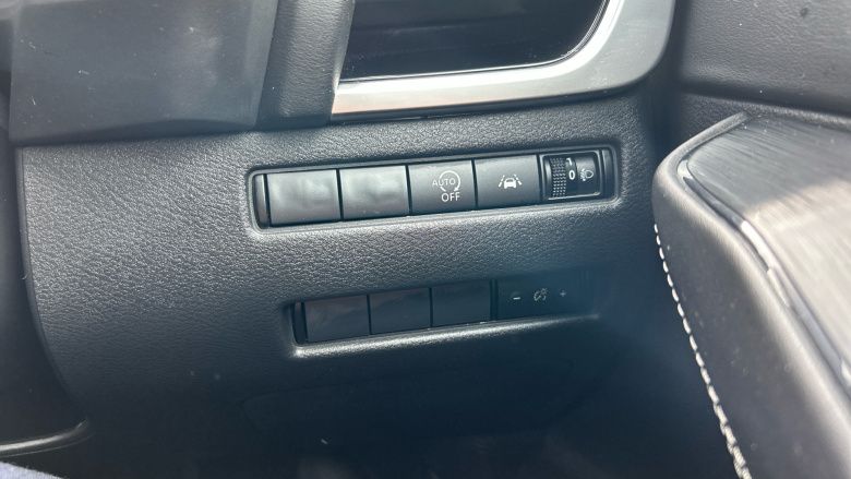 Nissan Qashqai 1.3 DiG-T MH N-Connecta 5dr Petrol Hatchback